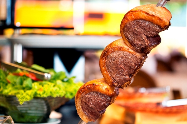 Preços estáveis tornam carne predileta nas festas de final de ano