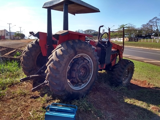 TRATOR FURTADO EM NHANDEARA ESTAVA EM REVENDA DE LONDRINA
