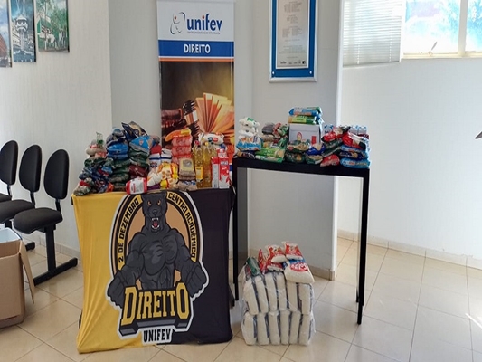 Direito da UNIFEV faz doação à Santa Casa de Votuporanga