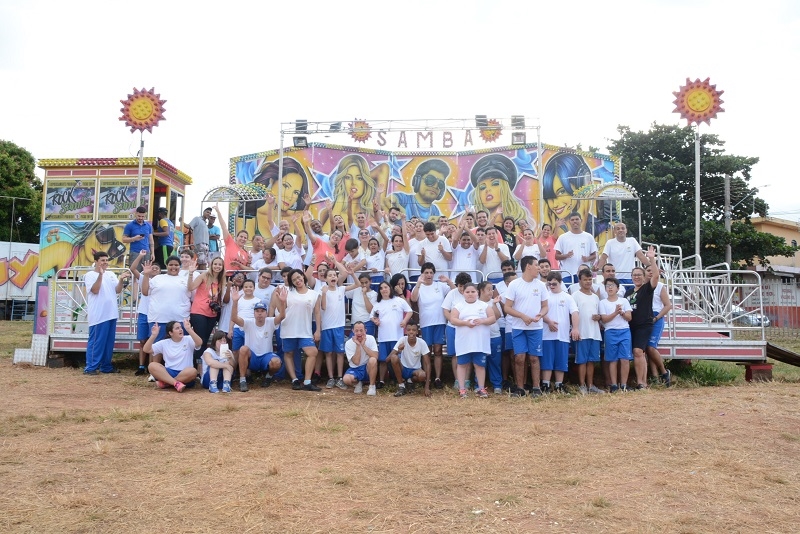 ALUNOS DA APAE VISITAM PARQUE