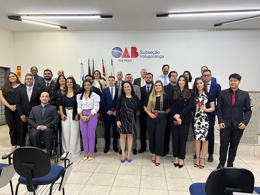 Novos formados na UNIFEV recebem carteira da OAB 