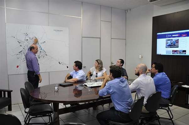 Prefeito de Votuporanga anuncia unidade da Toyota