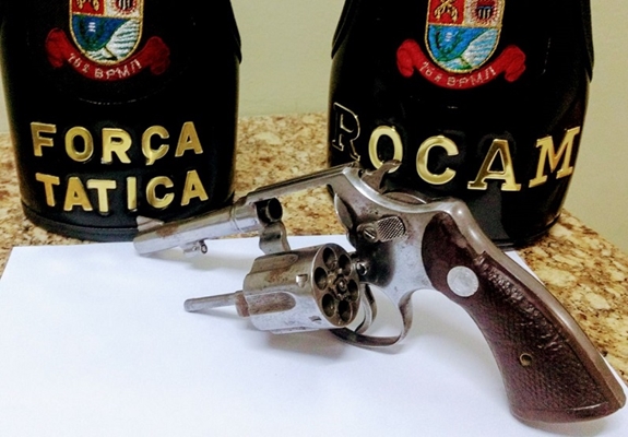 FORÇA TÁTICA PRENDE HOMEM ARMADO EM VOTUPORANGA