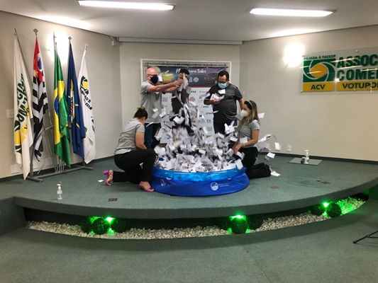 Moradora de Votuporanga ganha carro da ACV