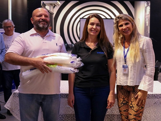 Unifev destina 28.600 copos descartáveis para Santa Casa