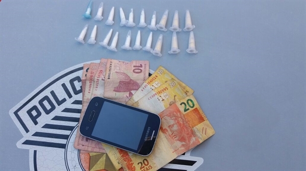 POLÍCIA ACABA COM 
