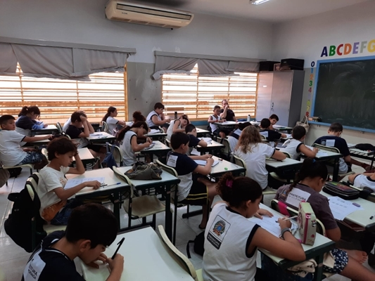 Alunos dos 5º e 9º anos participam do Saeb 2025
