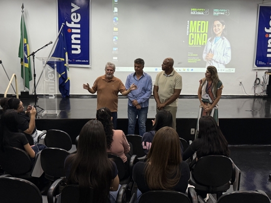 Aula Magna do Cursinho Regina Nunes