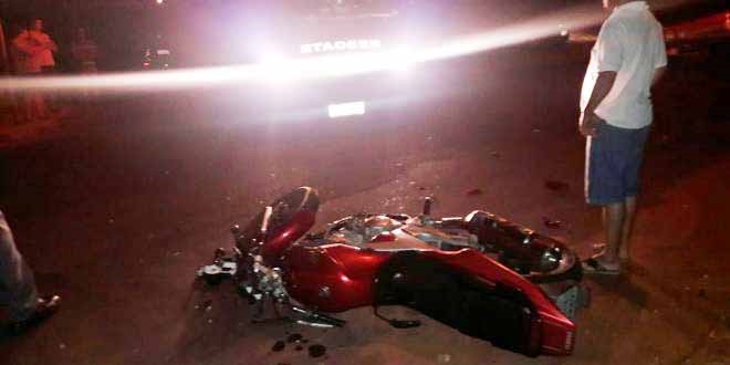 ACIDENTE ENTRE MOTOS E CARRO DEIXA 3 VÍTIMAS GRAVES 
