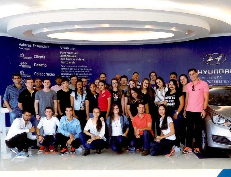 Alunos da Unifev visitam fábrica da Hyundai