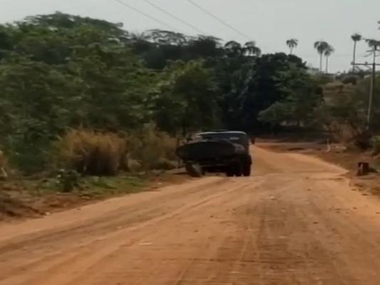 Captação clandestina de água em córrego