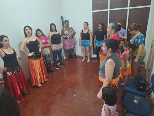 Dança, empoderamento e alegria em oficina no CRAM