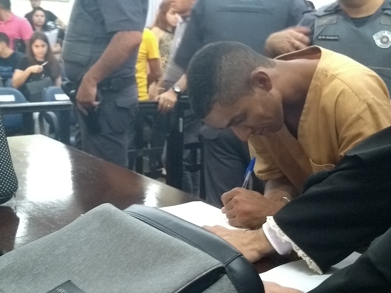 HOMEM QUE MATOU EX PEGA 25 ANOS DE CADEIA EM JÚRI