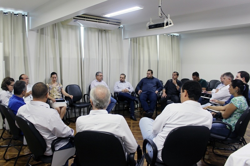 Diretores da Santa Casa explicam funcionamento do Pronto Socorro a vereadores 