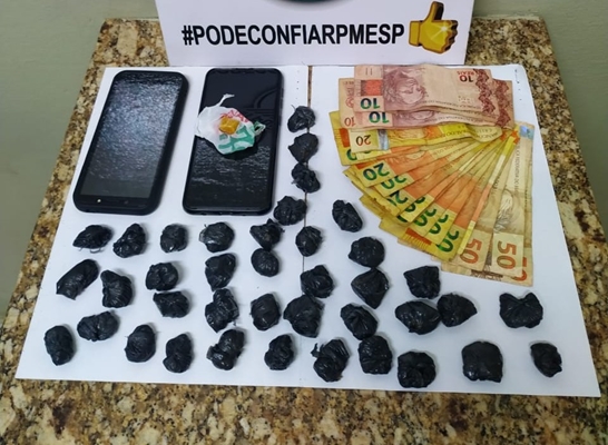 POLÍCIA MILITAR PEGA MENORES QUE 'CUIDAVAM' DE TRÁFICO 