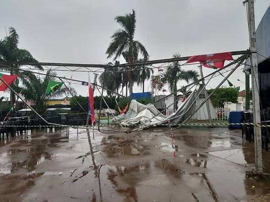TEMPORAL DEIXA ESTRAGOS E CANCELA FESTA EM GASTÃO VIDIGAL
