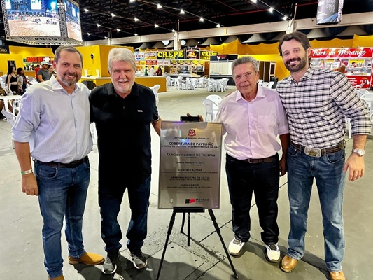 Secretário de Agricultura na abertura do Votu International Rodeo 