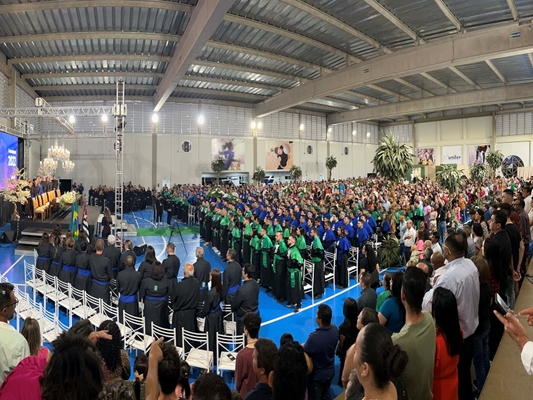 Unifev realiza formaturas de turmas da graduação