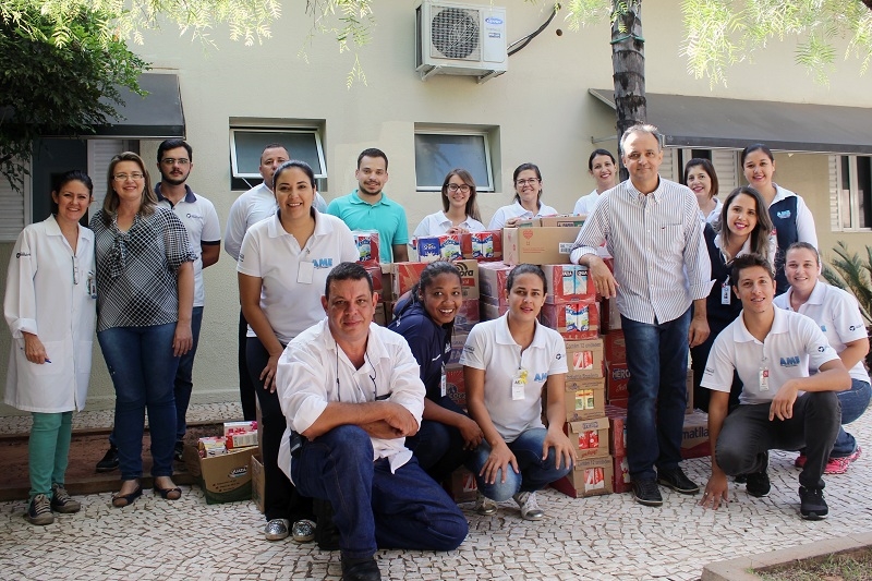 AME entrega 2 mil litros de leite pra Santa Casa