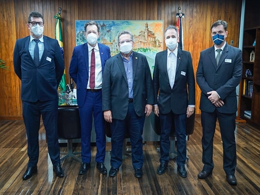 Diretoria da Santa Casa no lançamento de novo programa estadual