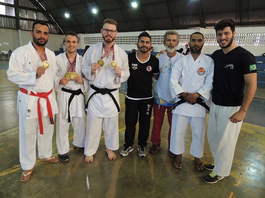 VOTUPORANGA CAMPEÃ EM NATAÇÃO E GANHA MAIS MEDALHAS