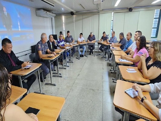 Segurança nas escolas é tema de reunião em Votuporanga