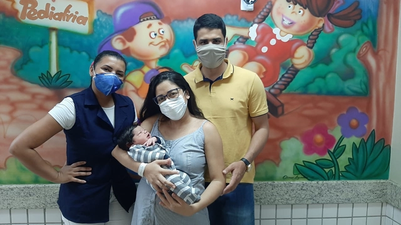 Parto normal de bebê de 4,7 kg em Votuporanga