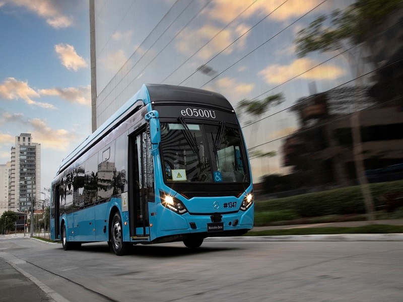 Mercedes-Benz apresenta ônibus elétrico