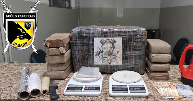 BAEP prende 2 com 78 kg de maconha enterrados