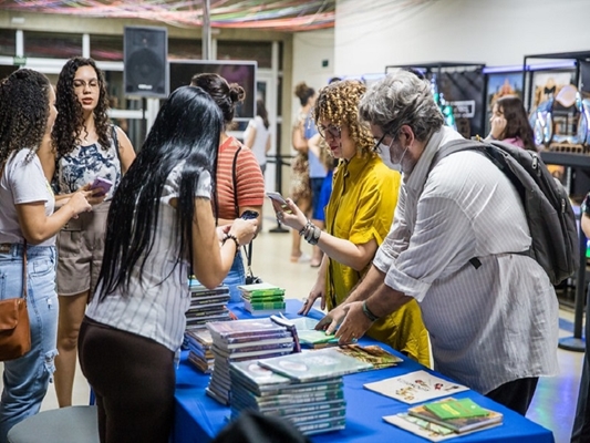 FLIV 2023: atenção escritores locais e regionais, livrarias e editoras