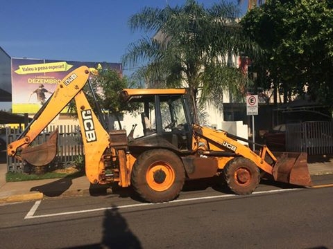 DIG de Votuporanga apreende máquina furtada com empresário