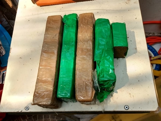 POLÍCIA CIVIL DE VALENTIM GENTIL PRENDE TRAFICANTE COM 3 KG