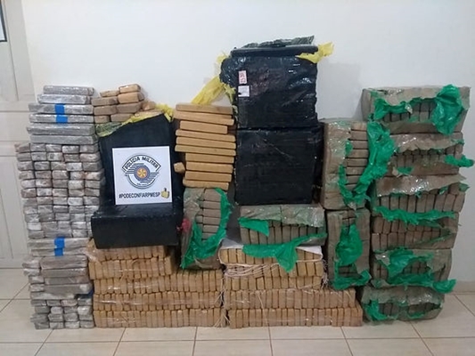 MORADORES DE JALES E ARAÇATUBA PRESOS COM 600 KG DE MACONHA