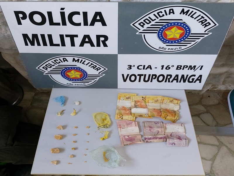 Traficante flagrado 'atendendo' clientes em Votuporanga