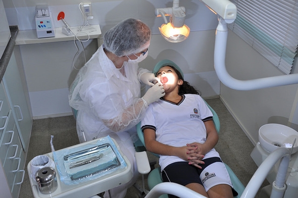 ODONTOMÓVEL NA ESCOLA BENEDITO I.DUARTE