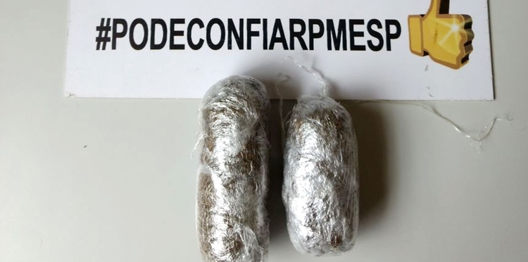 Mulher de preso com droga no ânus