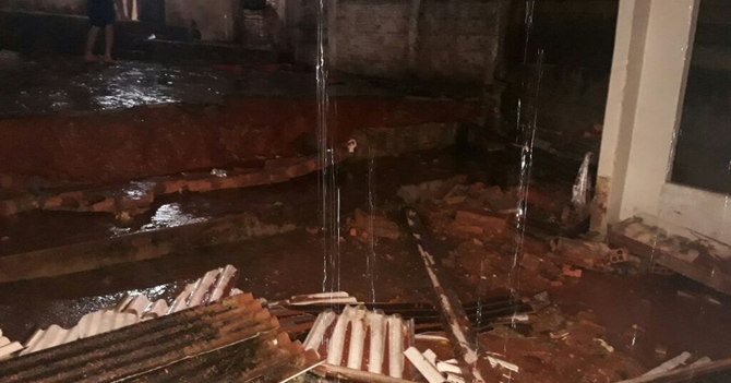 PANCADÃO DE CHUVA ALAGA E DEIXA DESTRUIÇÃO EM VOTUPORANGA