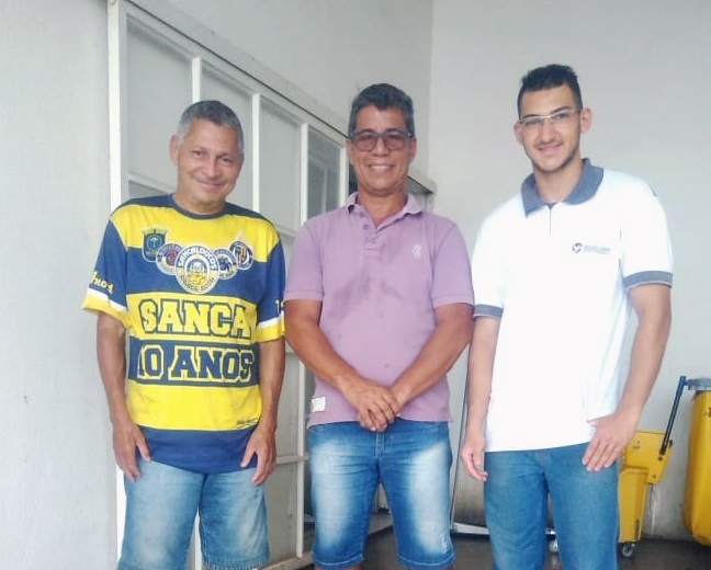 AGRICULTORES DE RIOLÂNDIA DOAM BANANA PRA SANTA CASA