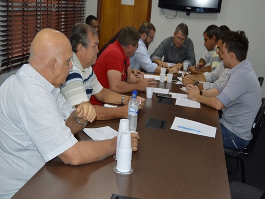 Vereadores se reúnem para debate das multas de trânsito 