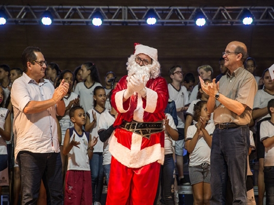 Comércio segue na onda do Noel com horário especial