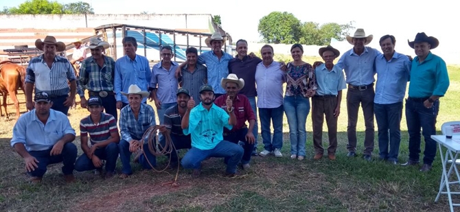 AMÉRICO DE CAMPOS FAZ LEILÃO PRA SANTA CASA