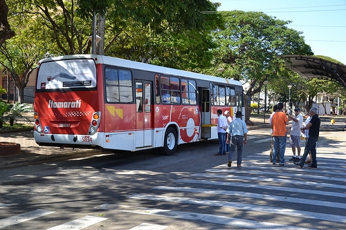 ÔNIBUS CIRCULAR TEM ATENDIMENTO REDUZIDO NO FERIADÃO