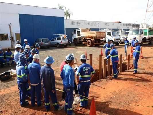 SAEV ambiental treina equipe de escavação 