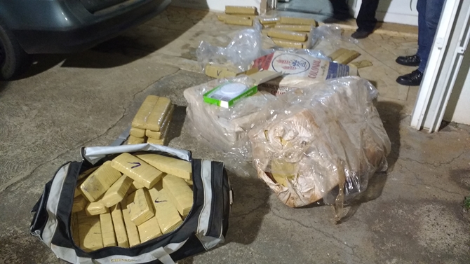 DISE e PM apreendem mais de 200 kg de maconha em Votuporanga
