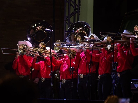 O palco do FLIV é da Orquestra Facmol 