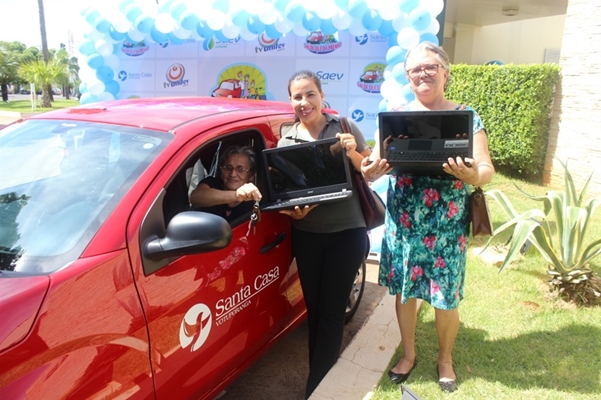 SANTA CASA ENTREGA CARRO NOVINHO DE PROMOÇÃO