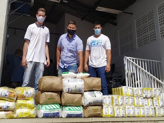 Hotel doa meia tonelada de alimentos para Santa Casa