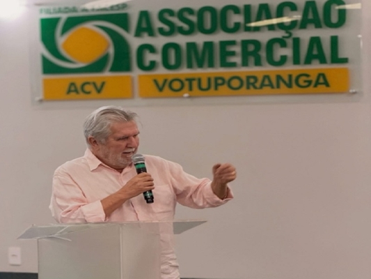 ACV e Prefeitura apresentam projeto de parklets em Votuporanga