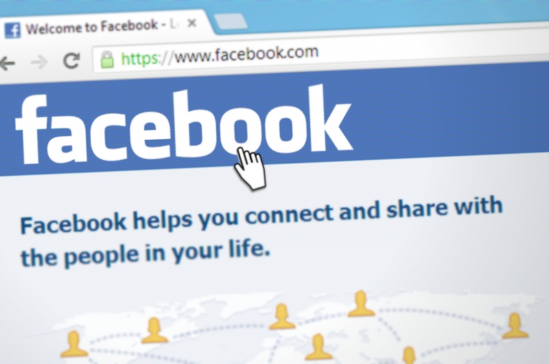 HACKERS ROUBAM DADOS NO FACEBOOK