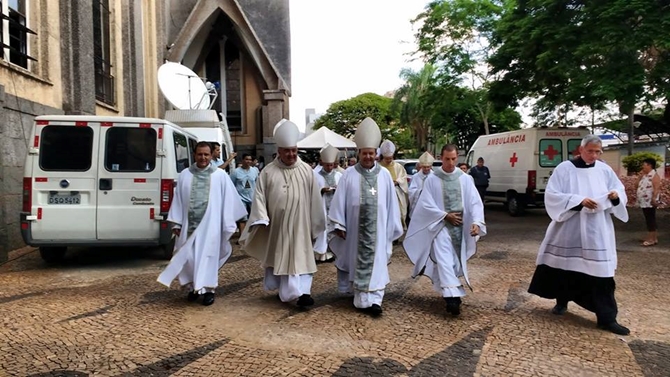 Votuporanga empossa primeiro bispo da história religiosa 